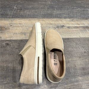 Women’s Oswego Birkenstock. Slip on shoe
